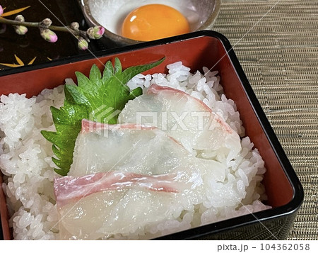 明石鯛で作る鯛めし重 明石鯛で作る鯛めし重 104362058
