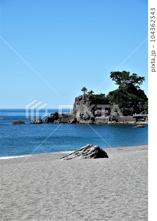 雄大な太平洋に面している桂浜公園は,月の名所としても名高く,よさこい節にも唄われている景勝地です。 雄大な太平洋に面している桂浜公園は,月の名所としても名高く,よさこい節にも唄われている景勝地です。 104362543