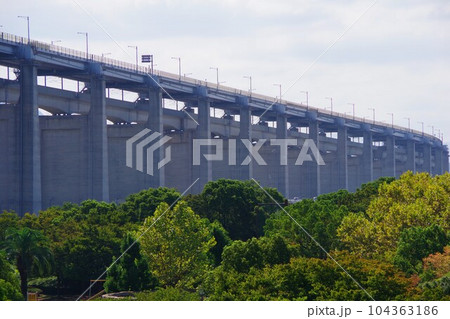 香川県坂出市　番の州高架橋 104363186