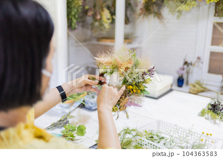 リース作り　ワークショップ 104363583