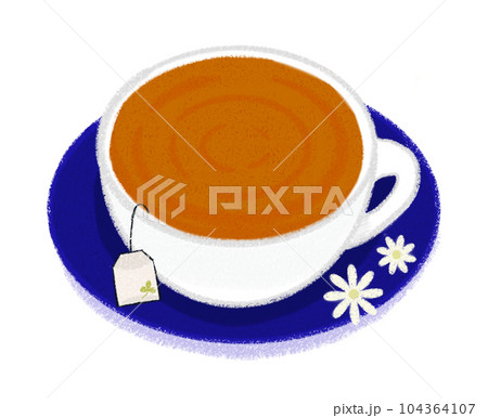 お洒落なティーカップと紅茶（ハーブティー） 104364107