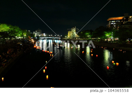 灯篭流し 104365558