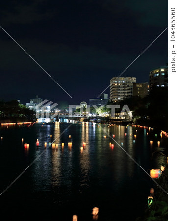 灯篭流し 灯篭流し 104365560