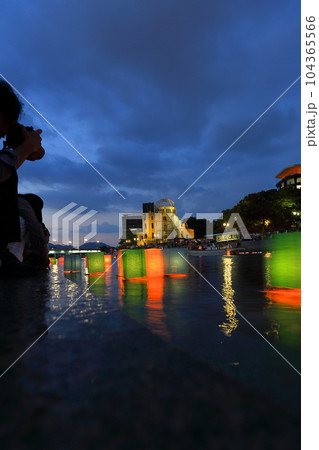 灯篭流し 灯篭流し 104365566