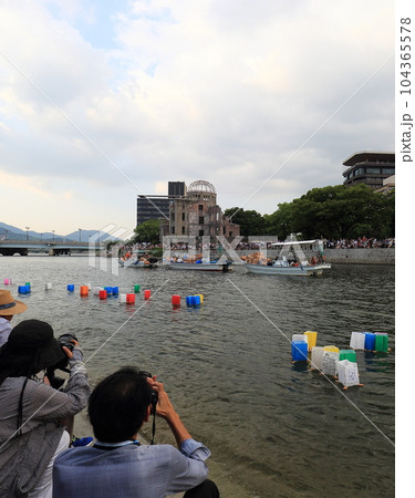 灯篭流し 104365578