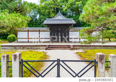 京都市伏見区　鳥羽天皇　安楽寿院陵 104366301