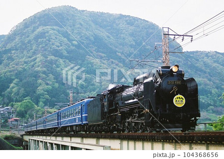 高崎へ向けて上越線をゆくD51形牽引のSL奥利根号 104368656