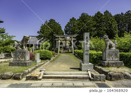 豊原北島神社　参道　岡山県瀬戸内市 104368920