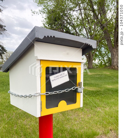 Little free library closed and locked due to vandalism.  104371050