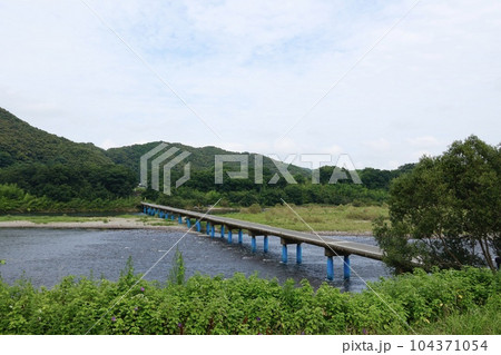 佐田沈下橋　高知県四万十市 104371054