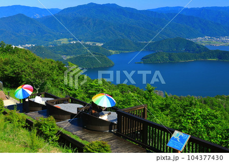 【福井県】三方五湖レインボーライン山頂公園からの眺望 104377430