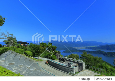 【福井県】三方五湖レインボーライン山頂公園からの眺望 104377484