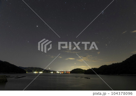 瀬戸内の秋の星景　21時位の北東の空 104378096