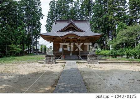 武田氏ゆかりの湫尾(ぬまお)神社の本殿社殿【茨城県】 104378175