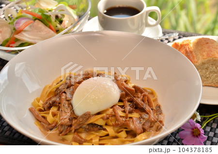 イタリアンレストランの人気のポルチーニのパスタ イタリアンレストランの人気のポルチーニのパスタ 104378185