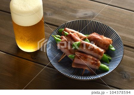 スナップエンドウのベーコン巻き 104378594