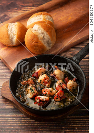 蛸の油煮 蛸の油煮 104380177