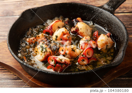 蛸の油煮 104380180