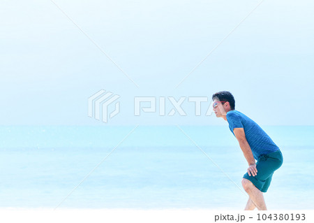 海 人物 運動 海 人物 運動 104380193