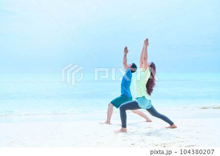 海　人物　運動 104380207