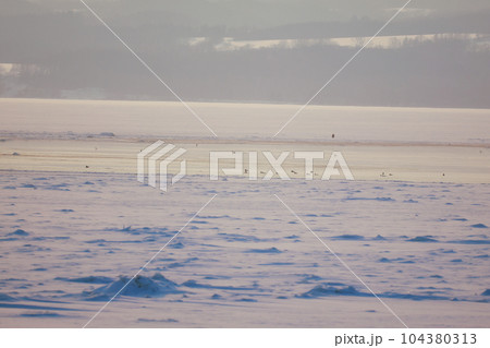 冬のサロマ湖 冬のサロマ湖 104380313