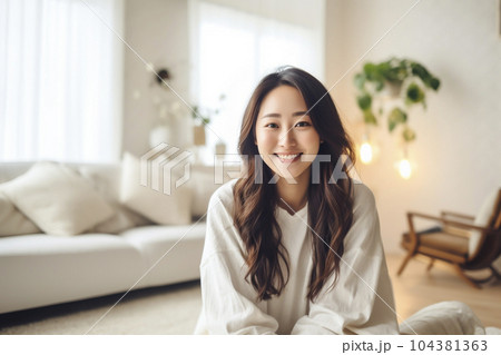 部屋でくつろいでいる女性のライフスタイル「AI生成画像」 104381363