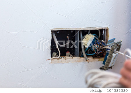部屋のリフォーム　配線 104382380