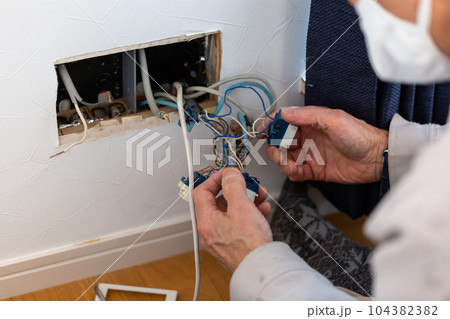 部屋のリフォーム　配線 104382382