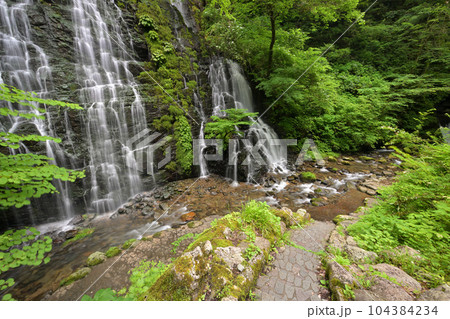 龍双ヶ滝（福井県今立郡池田町） 104384234