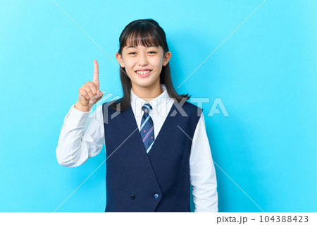 勉強する中学生　 104388423