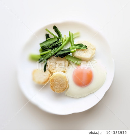 一皿で多彩な味わい 我が家の長芋ソテー 正方形サイズ 一皿で多彩な味わい 我が家の長芋ソテー 正方形サイズ 104388956