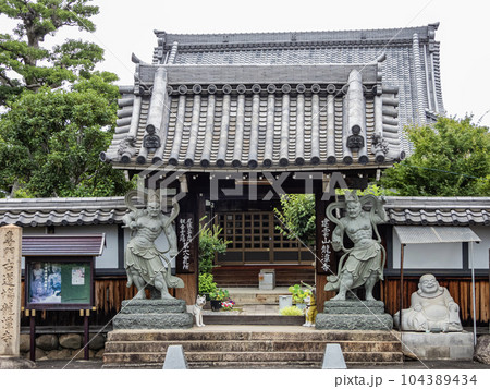 龍箪寺の境内の景色 104389434