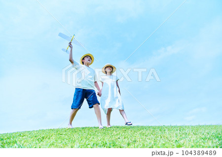 子供　遊び 104389489