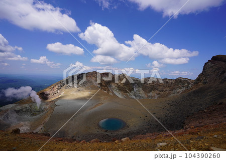 神秘の青 雌阿寒岳の青池 神秘の青 雌阿寒岳の青池 104390260