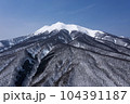 雪景色の岩木山 104391187
