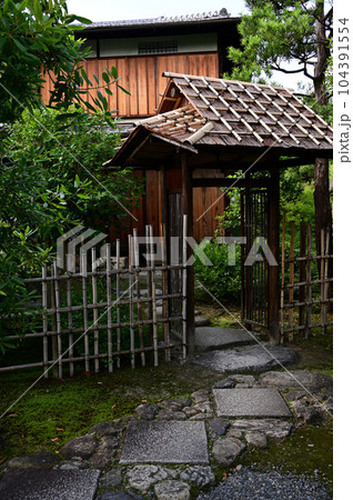 渉成園茶室の石畳 104391554