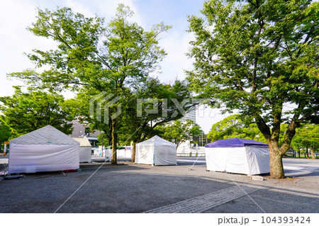 夏の朝、代々木公園イベント広場(東京都渋谷区) 夏の朝、代々木公園イベント広場(東京都渋谷区) 104393424