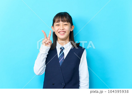 女子中学生のポートレート　 104395938