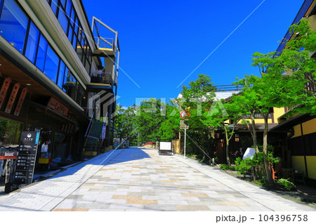 【京都府】晴天の天橋立の土産物店 【京都府】晴天の天橋立の土産物店 104396758