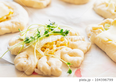 パン作り 成形して焼くだけ パン作り 成形して焼くだけ 104396799