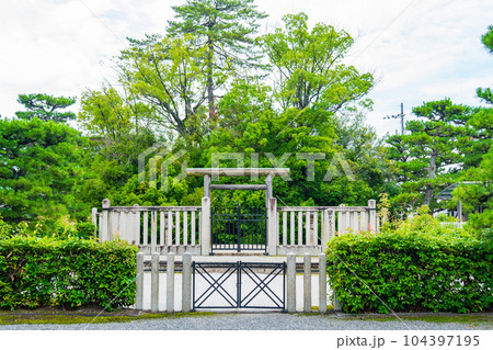 京都市伏見区　第七十二代　白河天皇　成菩提院陵 104397195