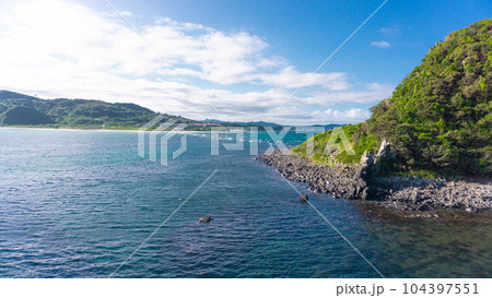 角島大橋から見える海と絶景 角島大橋から見える海と絶景 104397551
