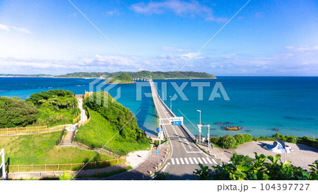 下関市の角島大橋の絶景 下関市の角島大橋の絶景 104397727