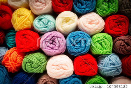 毛糸玉いろいろ たくさん アクリル100%の毛糸 毛糸玉いろいろ たくさん アクリル100%の毛糸 104398123