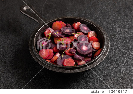 人参のグラッセ Stir-fried carrots in sweet butter 人参のグラッセ Stir-fried carrots in sweet butter 104401523