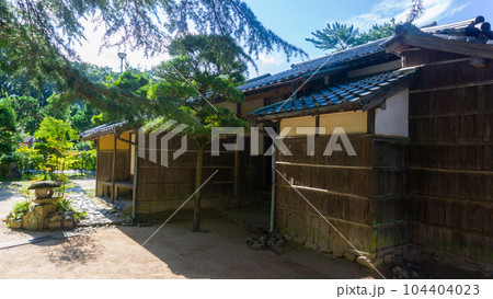 松陰神社の古い日本家屋 104404023