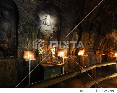 鎌倉 長谷寺 弁天窟の弁財天 鎌倉 長谷寺 弁天窟の弁財天 104404249