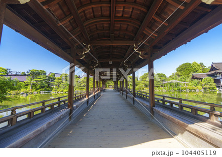 京都 平安神宮 東神苑 橋殿「泰平閣」 京都 平安神宮 東神苑 橋殿「泰平閣」 104405119