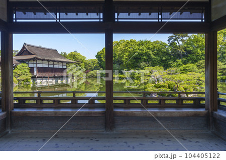 京都 平安神宮 泰平閣から見る尚美館 京都 平安神宮 泰平閣から見る尚美館 104405122