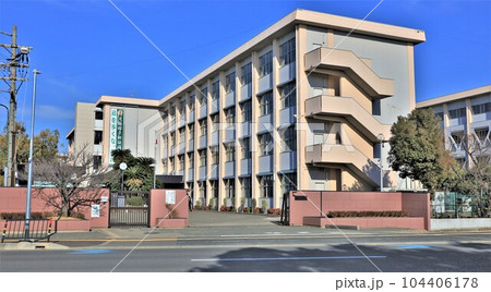 大阪府立和泉高等学校（大阪府岸和田市） 104406178